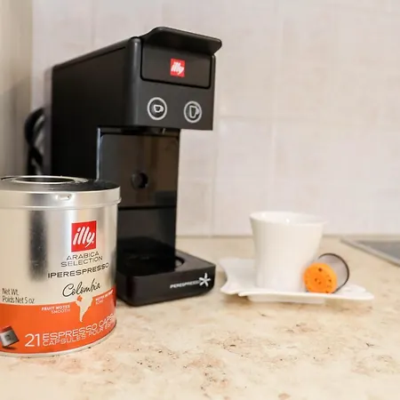 Tramontana House1 アパート