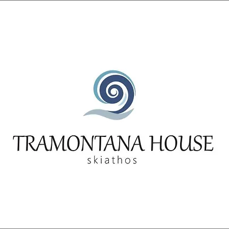 Tramontana House1 アパート