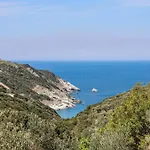 Tramontana House1 *